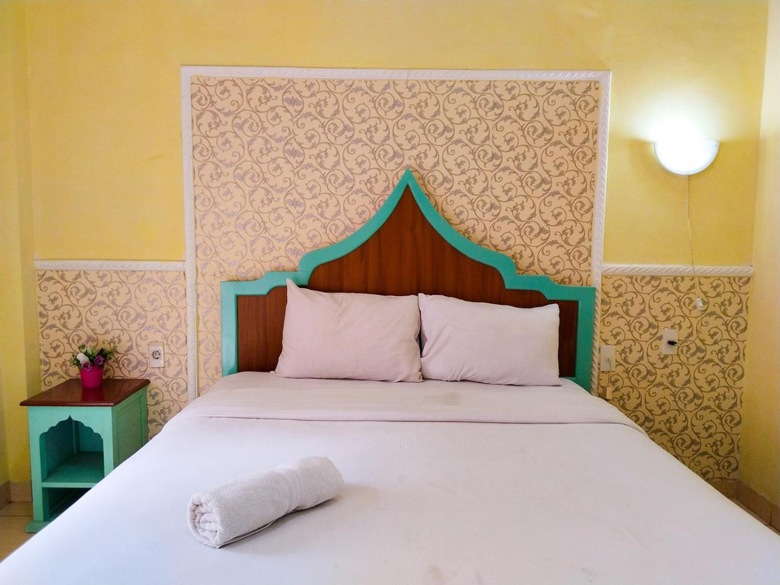 Grand Shaqilla Syariah Hotel Deli Tua Buitenkant foto