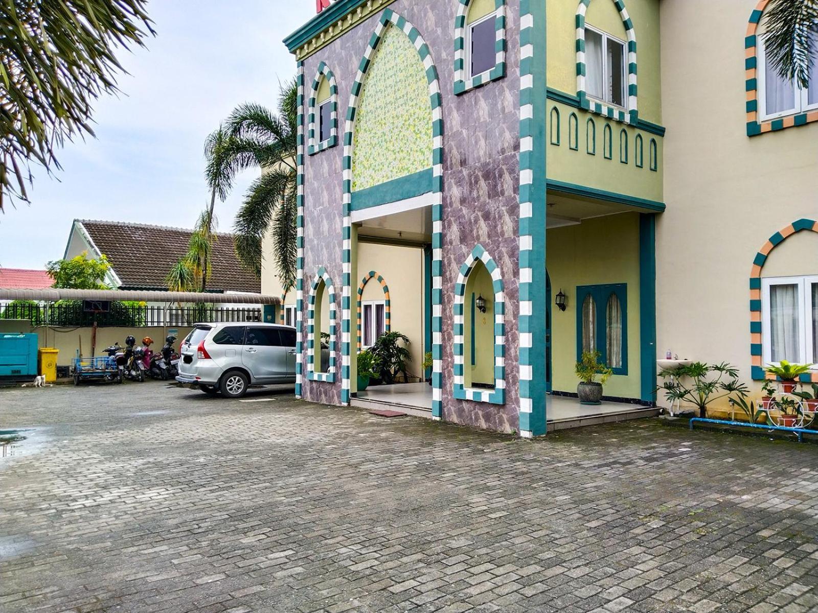 Grand Shaqilla Syariah Hotel Deli Tua Buitenkant foto
