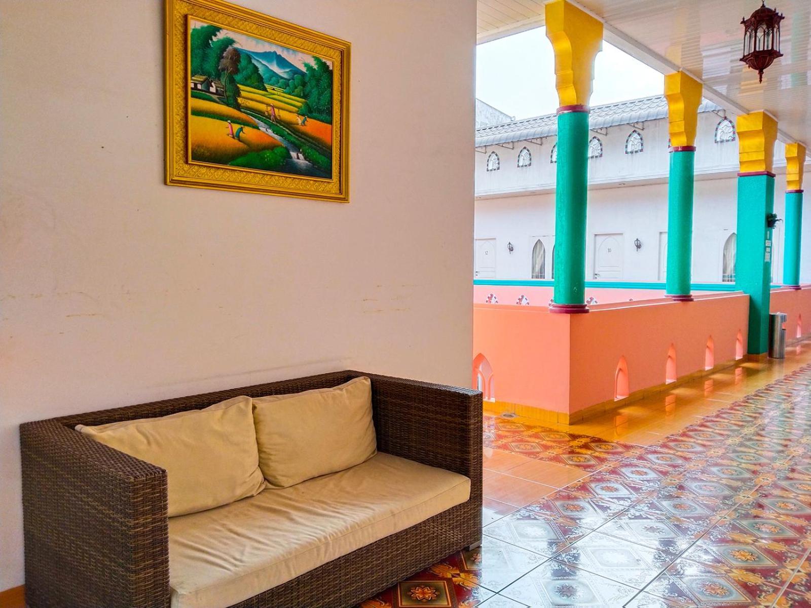 Grand Shaqilla Syariah Hotel Deli Tua Buitenkant foto